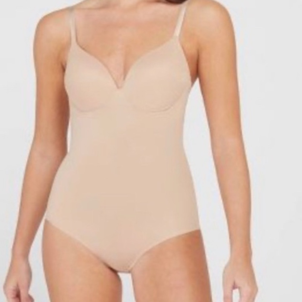 ASSETS BY SPANX Flawless Finish Shaping Low Back Cupped Bodysuit Shapewear 1x